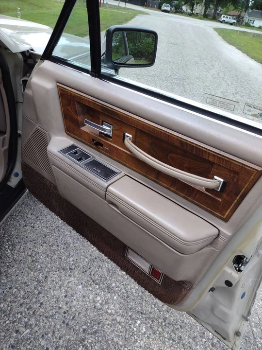 1987 Lincoln Continental 7th Gen - Image 14 of 24