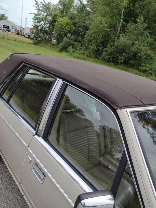 1987 Lincoln Continental 7th Gen - Image 11 of 24