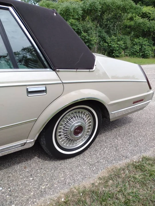 1987 Lincoln Continental 7th Gen - Image 5 of 24