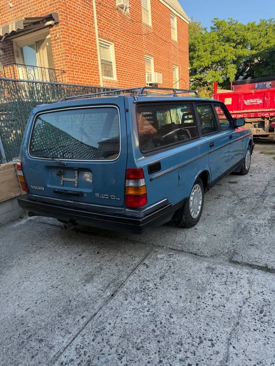 1987 Volvo 245 - Image 10 of 20