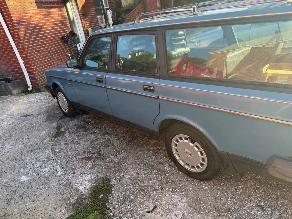 1987 Volvo 245 - Image 5 of 20