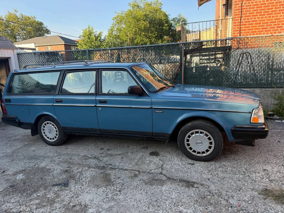 1987 Volvo 245 - Image 8 of 20