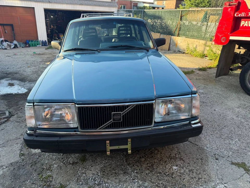 1987 Volvo 245 - Image 2 of 20