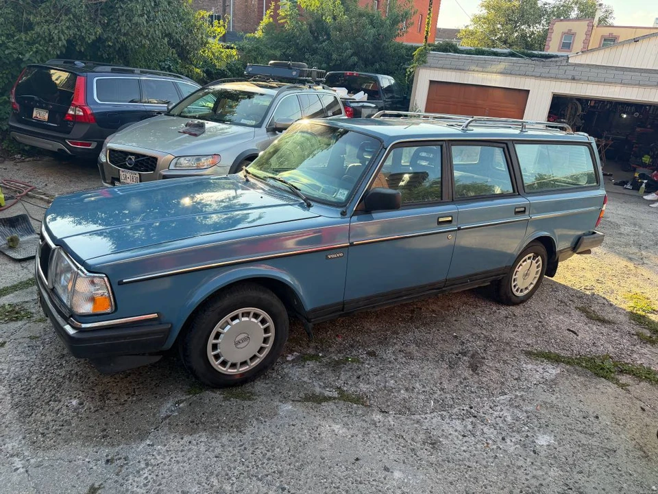 1987 Volvo 245 - Image 4 of 20