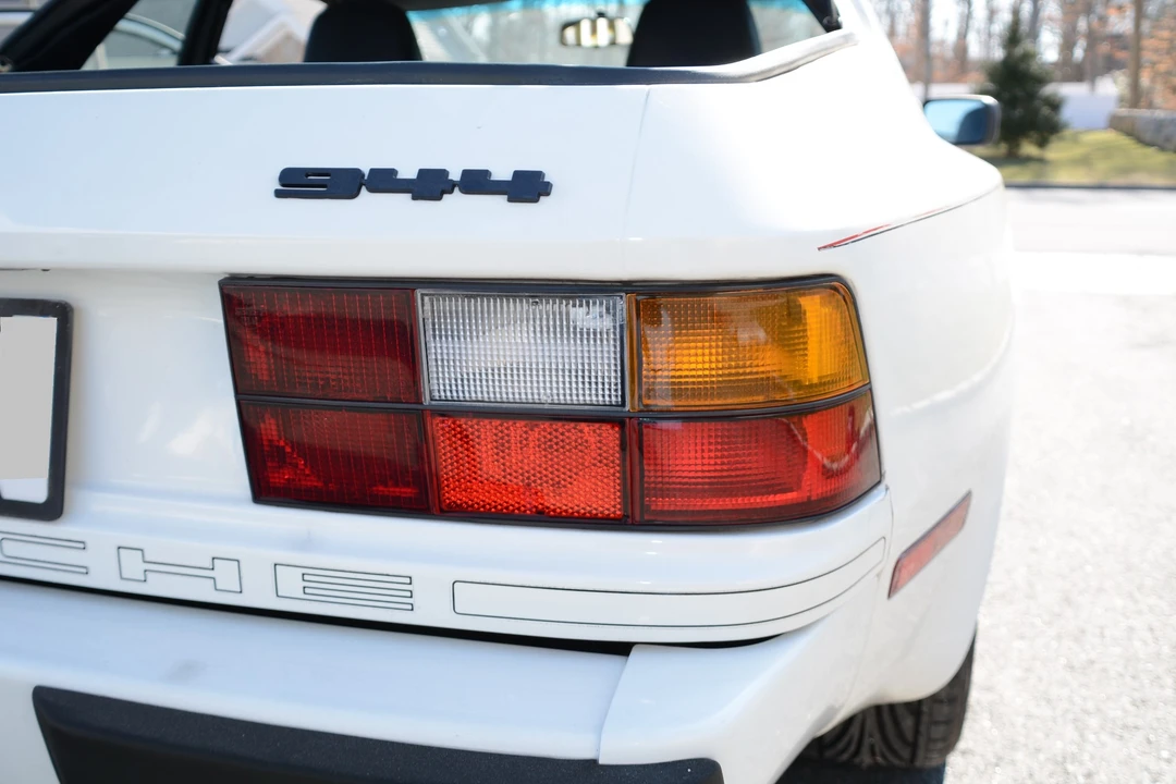 1987 Porsche 944 - Image 15 of 31