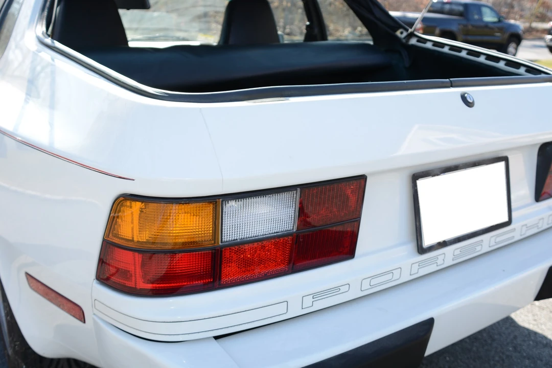 1987 Porsche 944 - Image 16 of 31