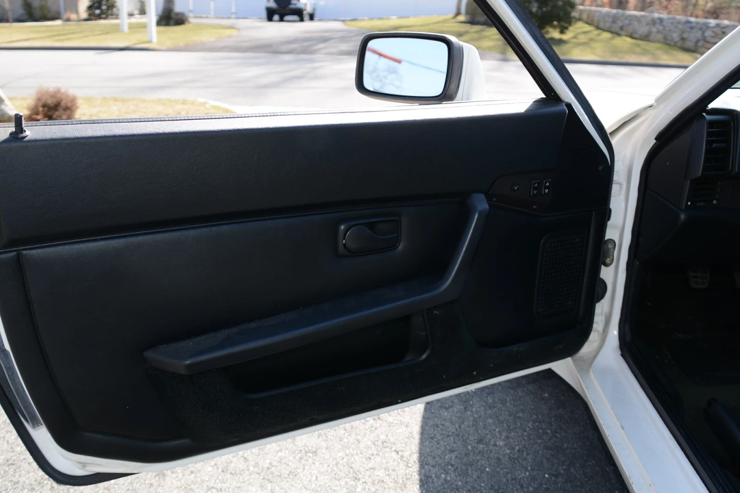 1987 Porsche 944 - Image 25 of 31