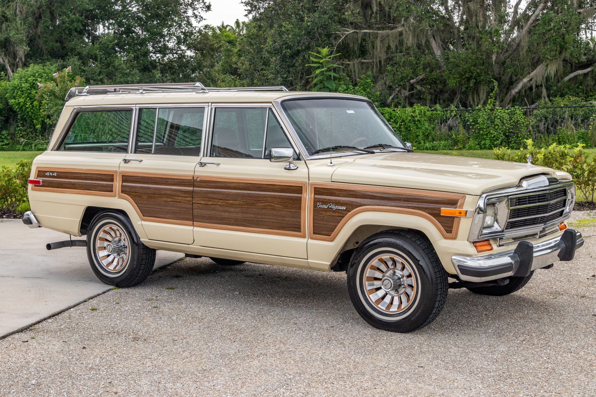 1987 Jeep Grand Wagoneer