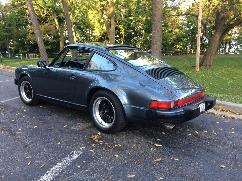 1988 Porsche 911 Carrera 3.2 - Image 6 of 9