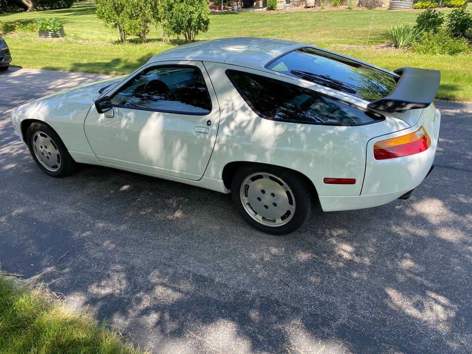 1988 Porsche 928 S4 - Image 5 of 31
