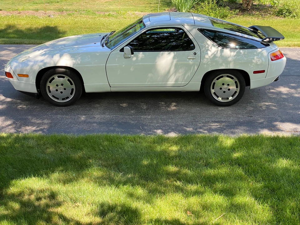 1988 Porsche 928 S4 - Image 6 of 31