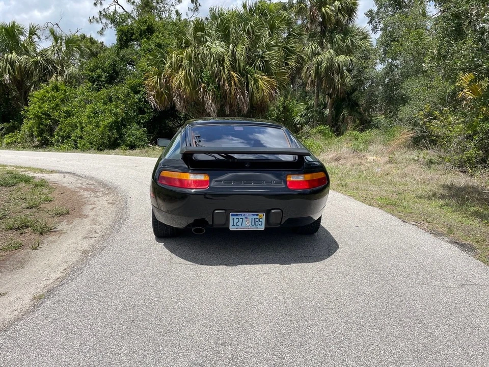 1988 Porsche 928 S4 - Image 7 of 31