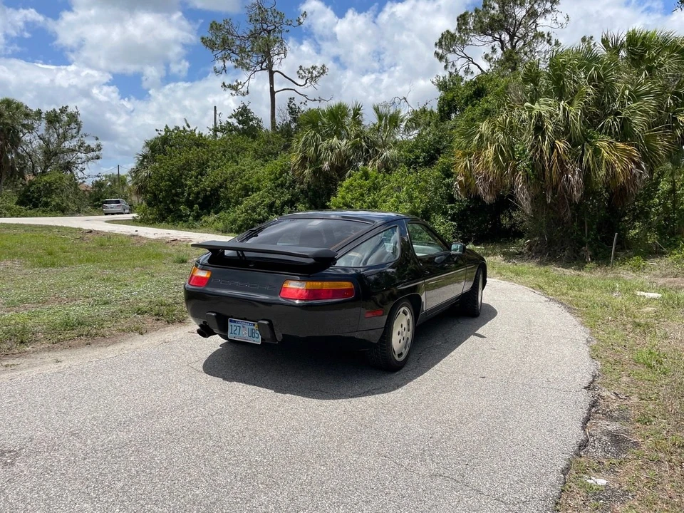 1988 Porsche 928 S4 - Image 8 of 31