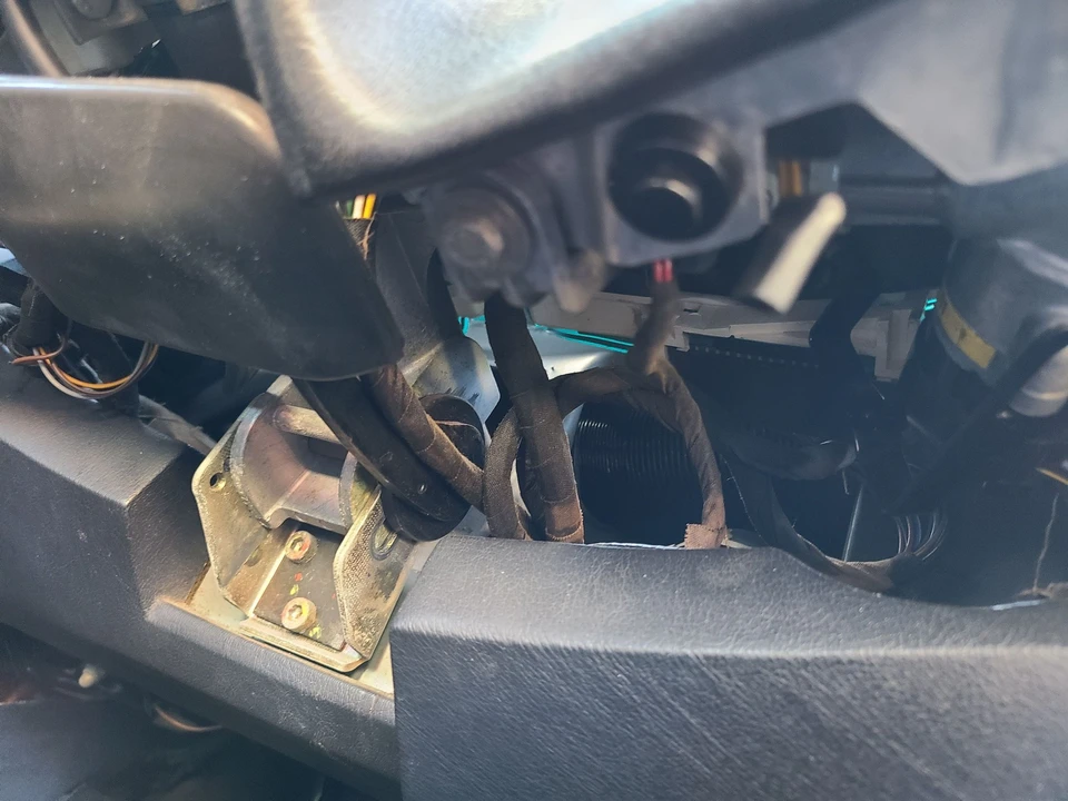 1988 Porsche 928 S4 - Image 6 of 24