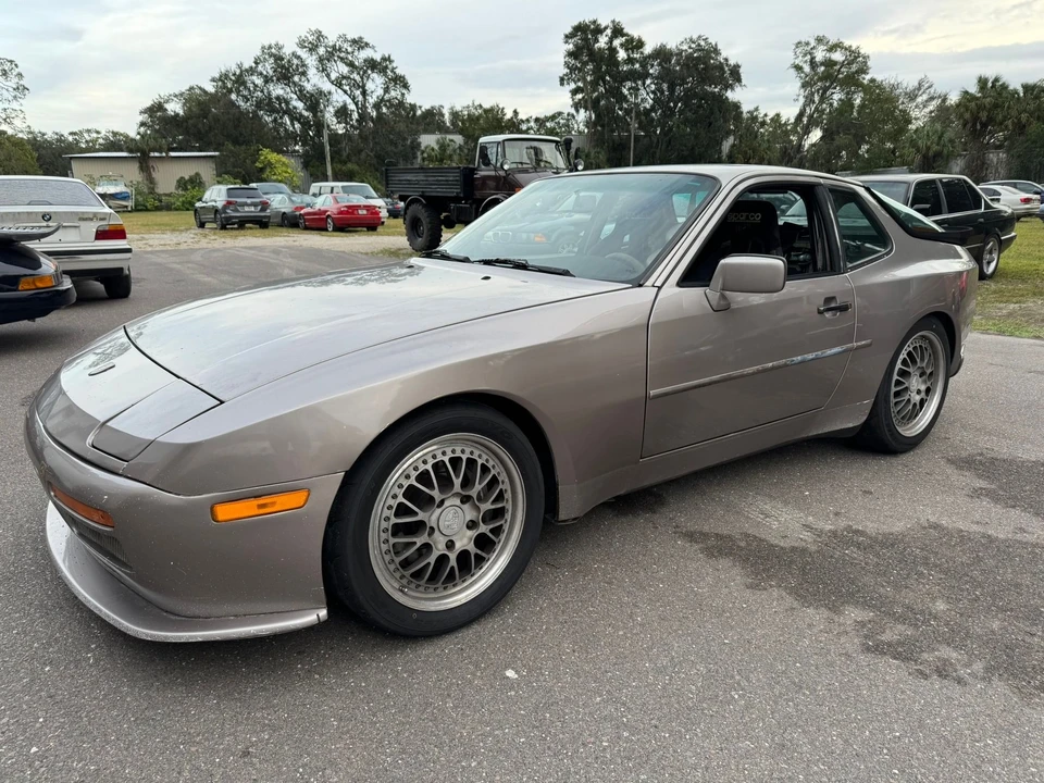 1988 Porsche 944 Turbo - Image 2 of 17