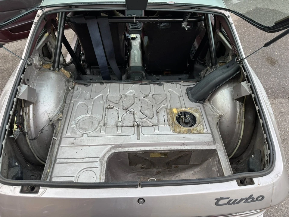 1988 Porsche 944 Turbo - Image 13 of 17