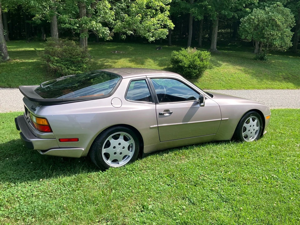 1988 Porsche 944 Turbo S - Image 24 of 26