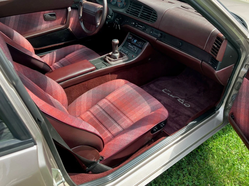 1988 Porsche 944 Turbo S - Image 12 of 26