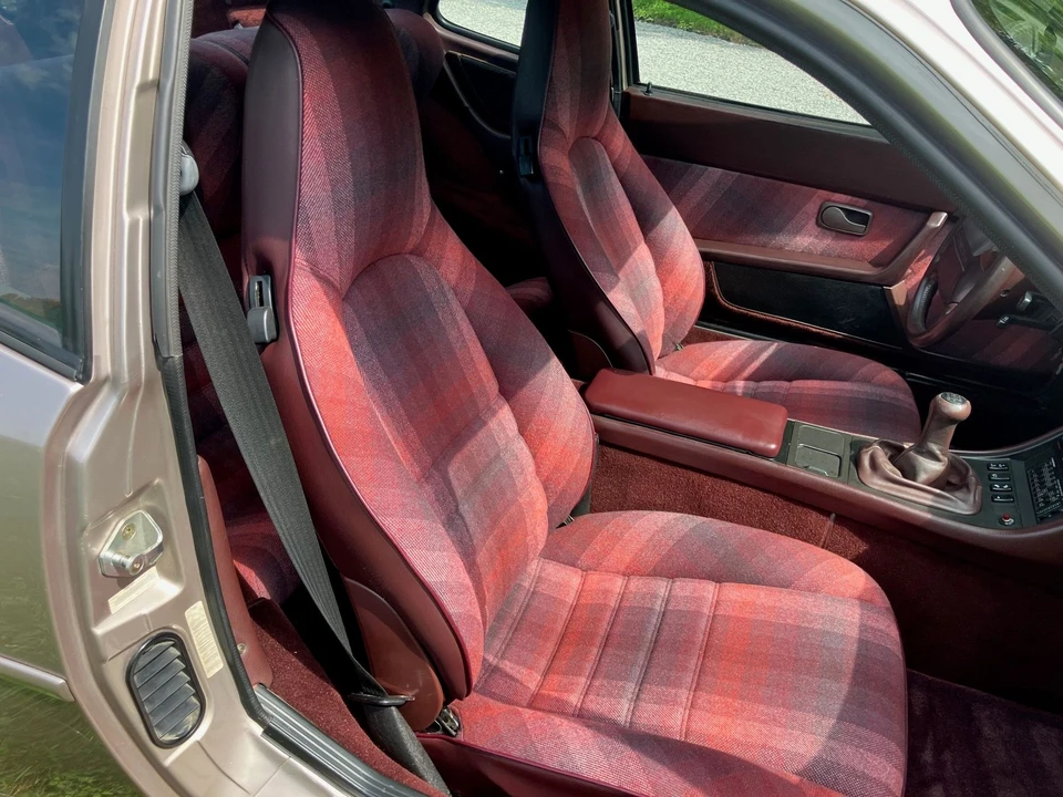 1988 Porsche 944 Turbo S - Image 9 of 26