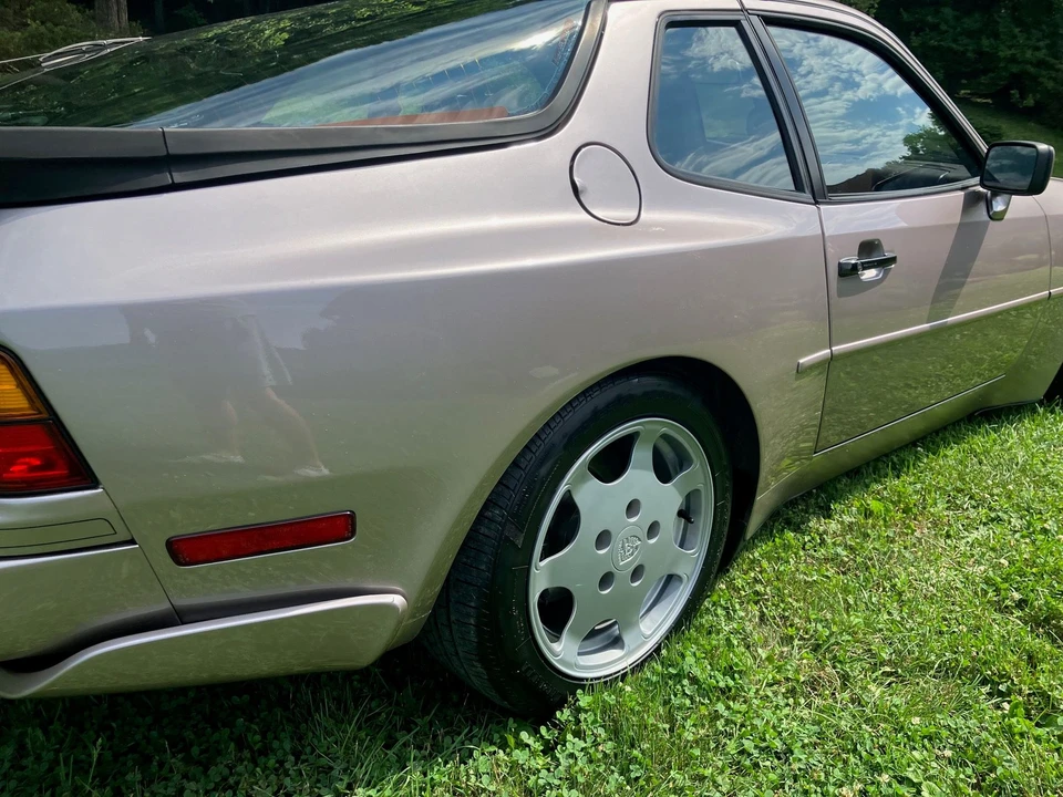 1988 Porsche 944 Turbo S - Image 7 of 26