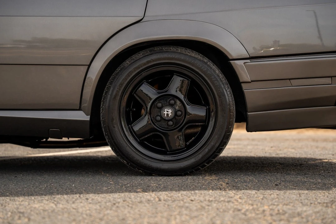 1988 Alfa Romeo 75/Milano - Image 16 of 30