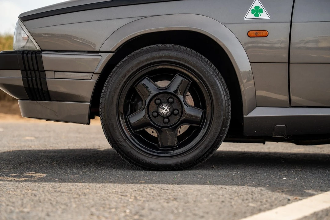 1988 Alfa Romeo 75/Milano - Image 17 of 30