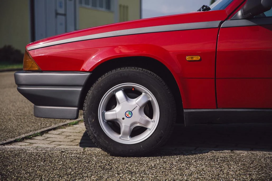 1988 Alfa Romeo 75/Milano - Image 11 of 31