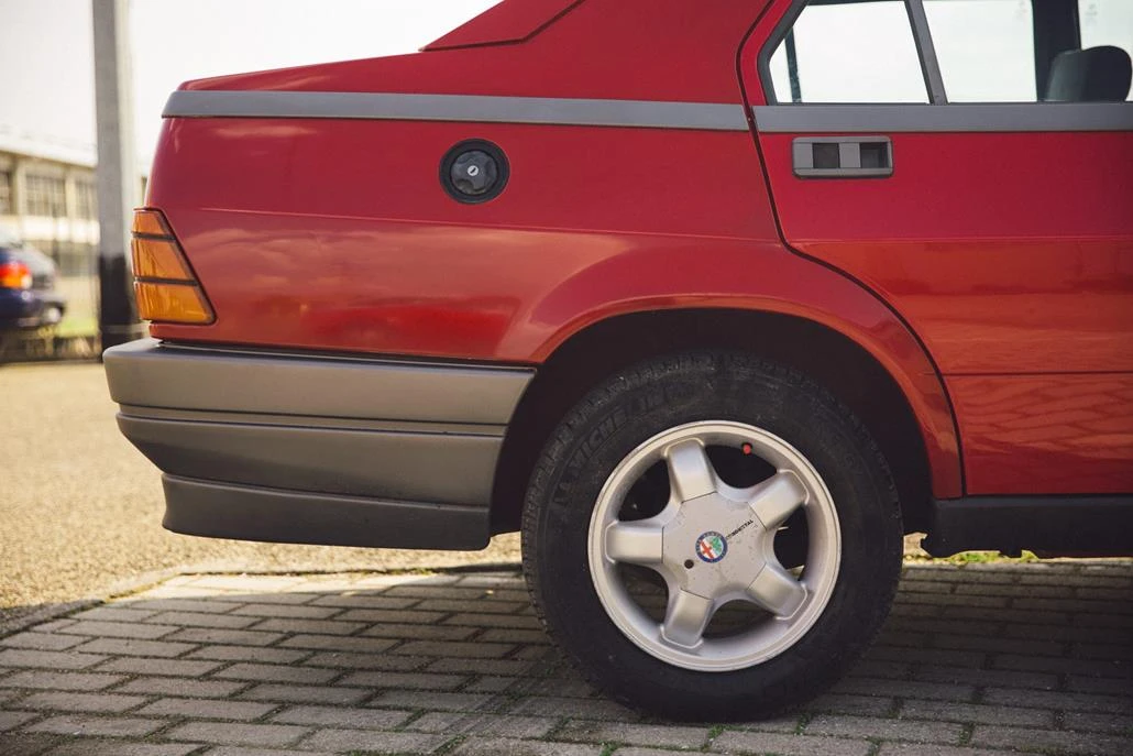 1988 Alfa Romeo 75/Milano - Image 15 of 31