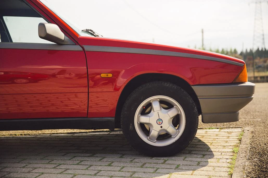 1988 Alfa Romeo 75/Milano - Image 18 of 31