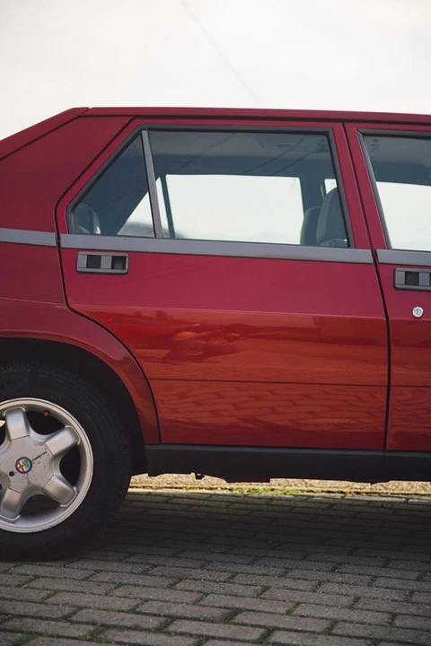 1988 Alfa Romeo 75/Milano - Image 16 of 31