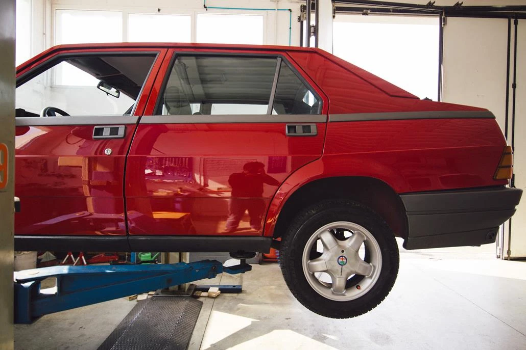 1988 Alfa Romeo 75/Milano - Image 30 of 31