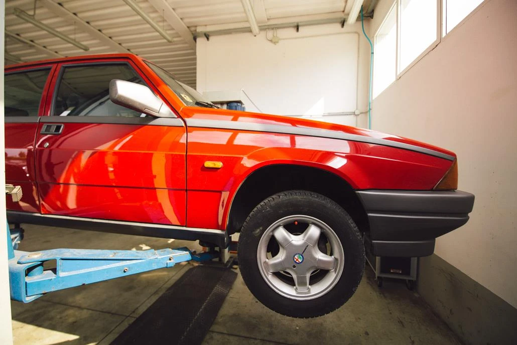 1988 Alfa Romeo 75/Milano - Image 28 of 31