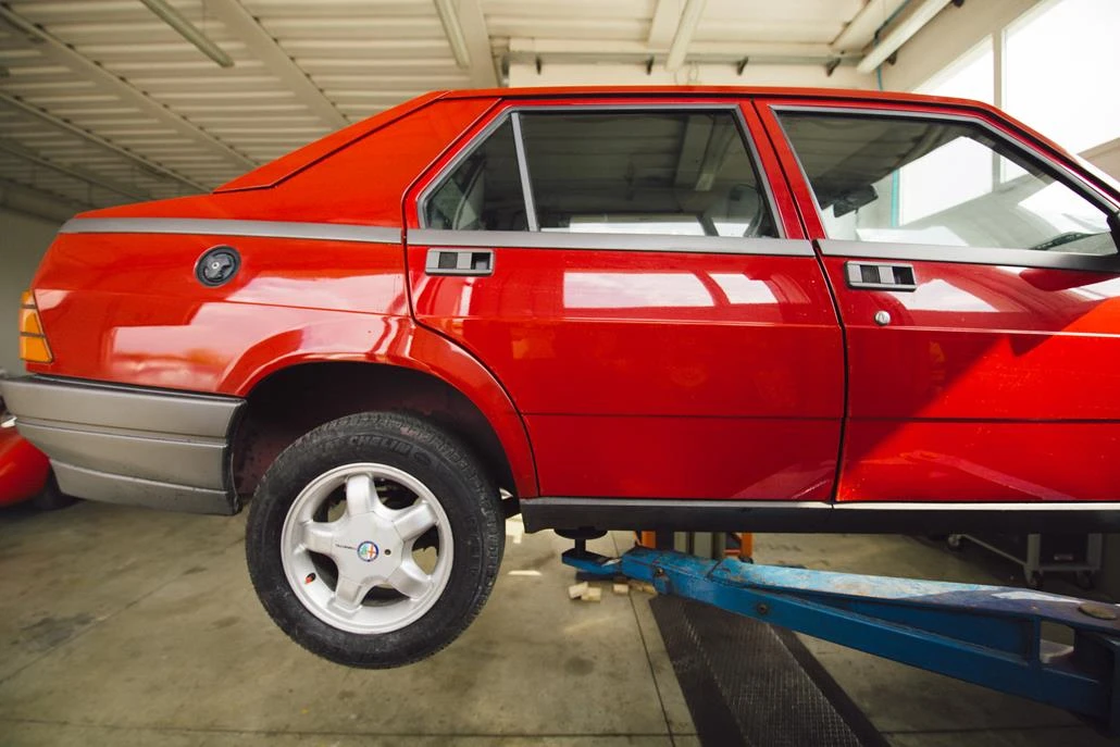 1988 Alfa Romeo 75/Milano - Image 27 of 31