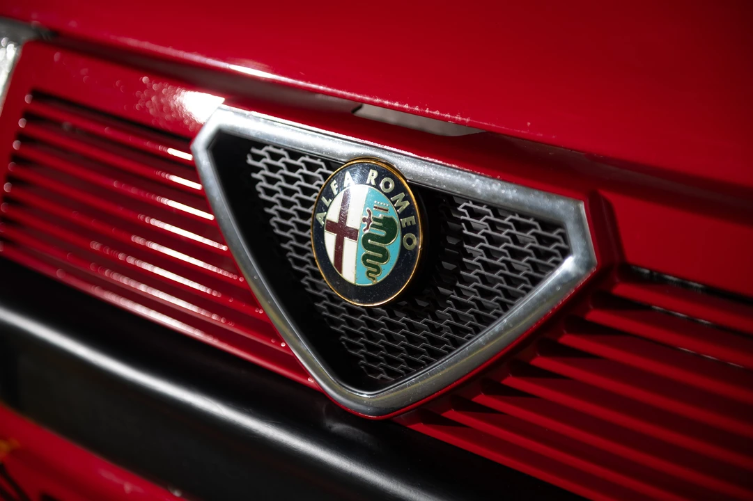 1985 Alfa Romeo 75/Milano - Image 19 of 31