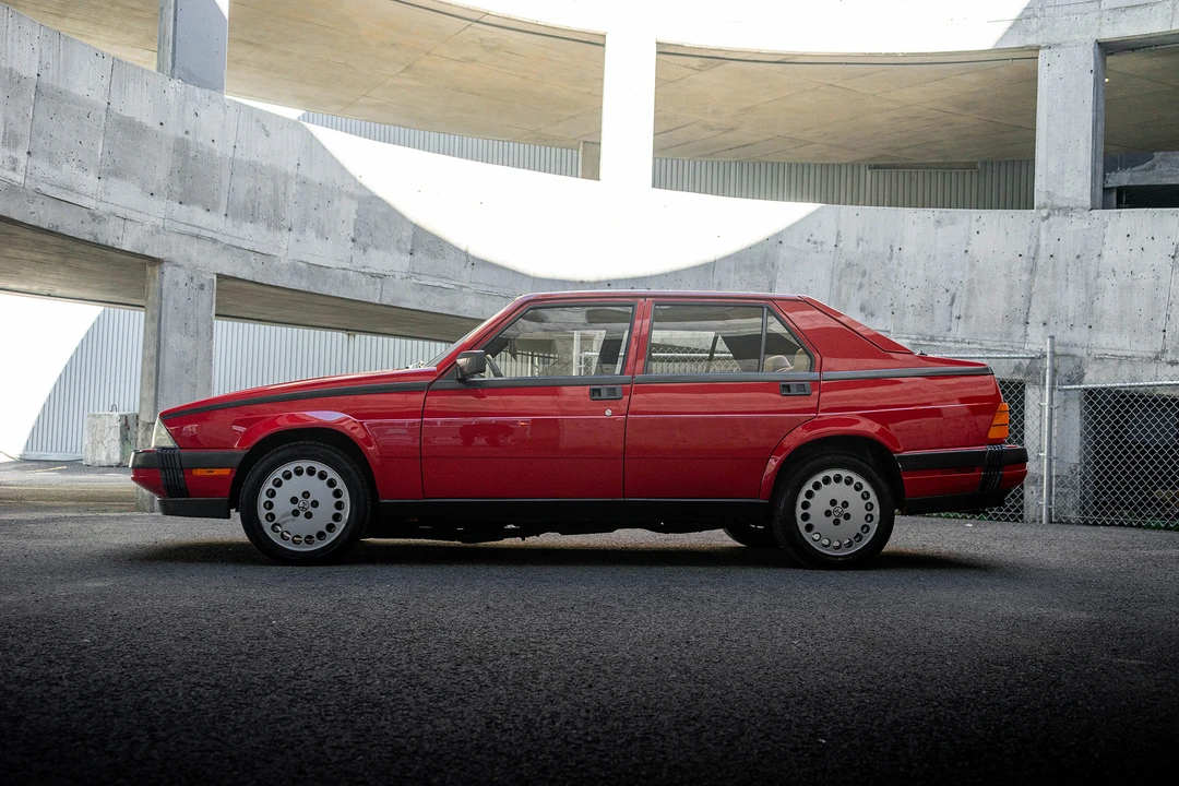 1988 Alfa Romeo 75/Milano - Image 16 of 31