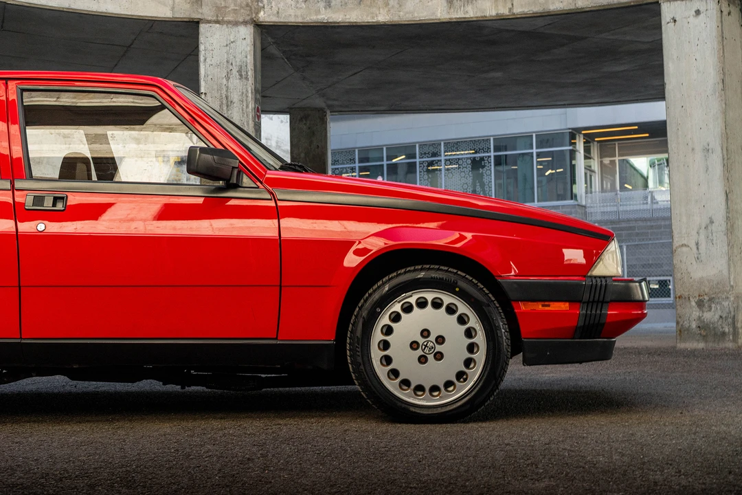 1988 Alfa Romeo 75/Milano - Image 18 of 31