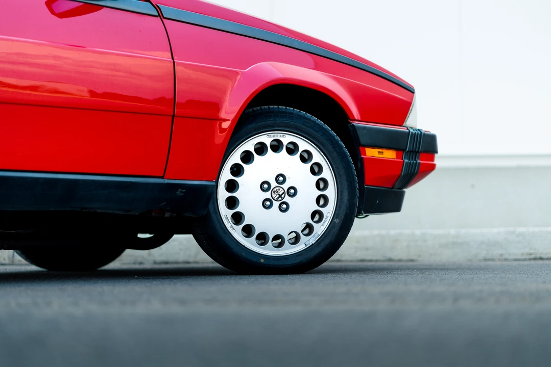 1988 Alfa Romeo 75/Milano - Image 23 of 31
