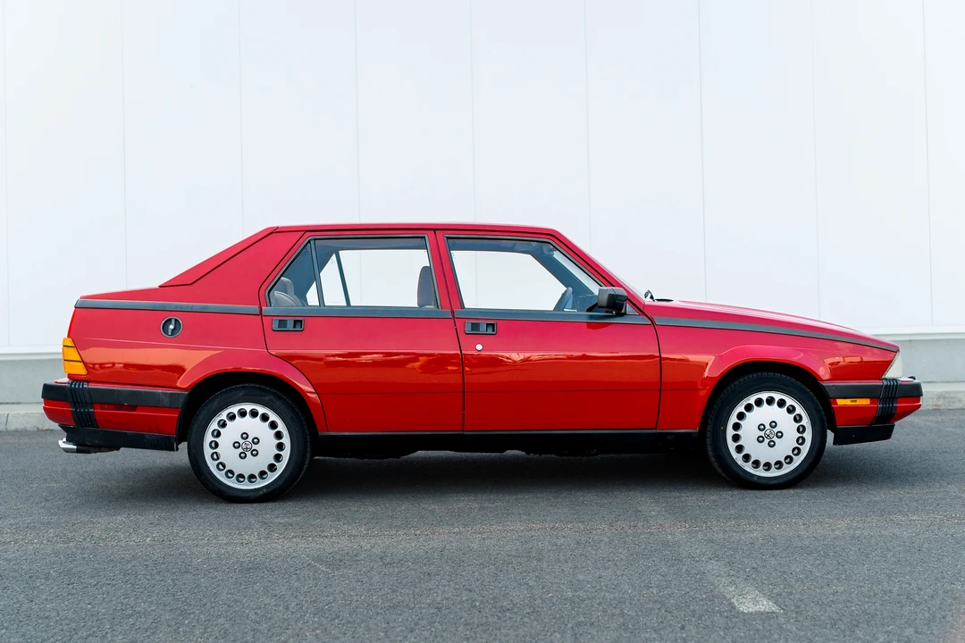 1988 Alfa Romeo 75/Milano - Image 10 of 31