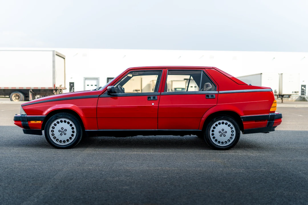 1988 Alfa Romeo 75/Milano - Image 3 of 31