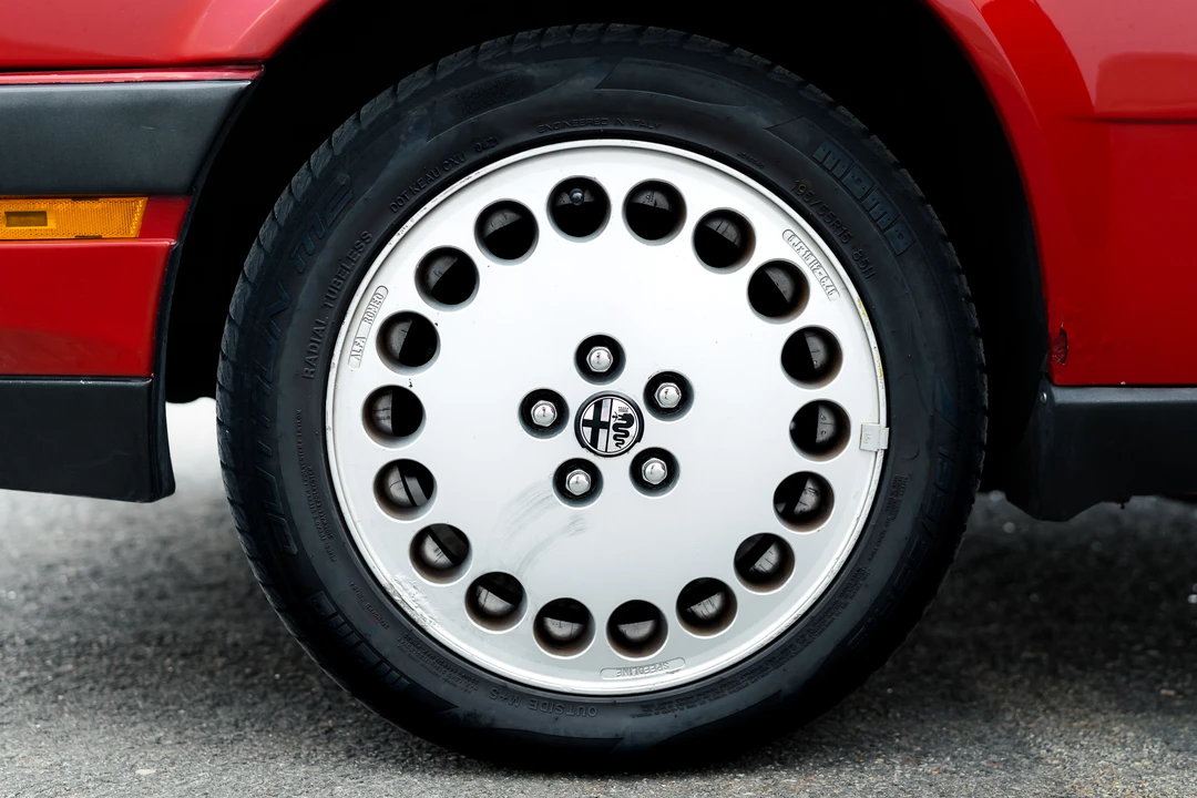 1988 Alfa Romeo 75/Milano - Image 30 of 31