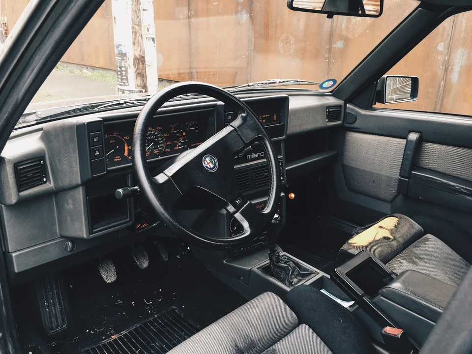 1988 Alfa Romeo 75/Milano - Image 17 of 30