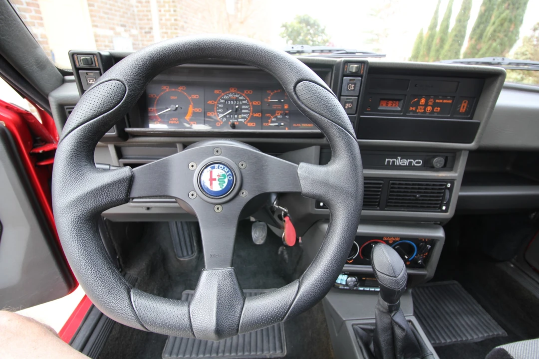 1988 Alfa Romeo 75/Milano - Image 28 of 31