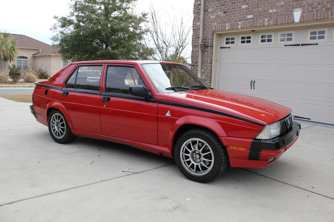 1988 Alfa Romeo 75/Milano - Image 2 of 31