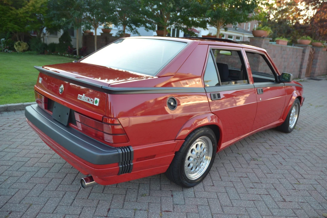 1988 Alfa Romeo 75/Milano - Image 16 of 31