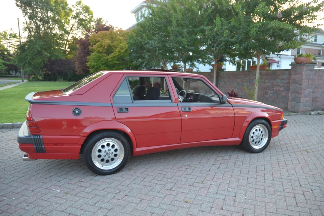 1988 Alfa Romeo 75/Milano - Image 19 of 31