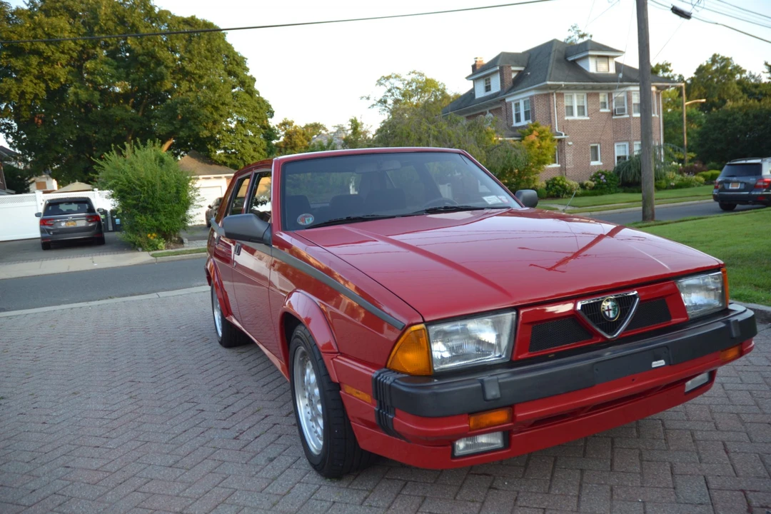 1988 Alfa Romeo 75/Milano - Image 2 of 31