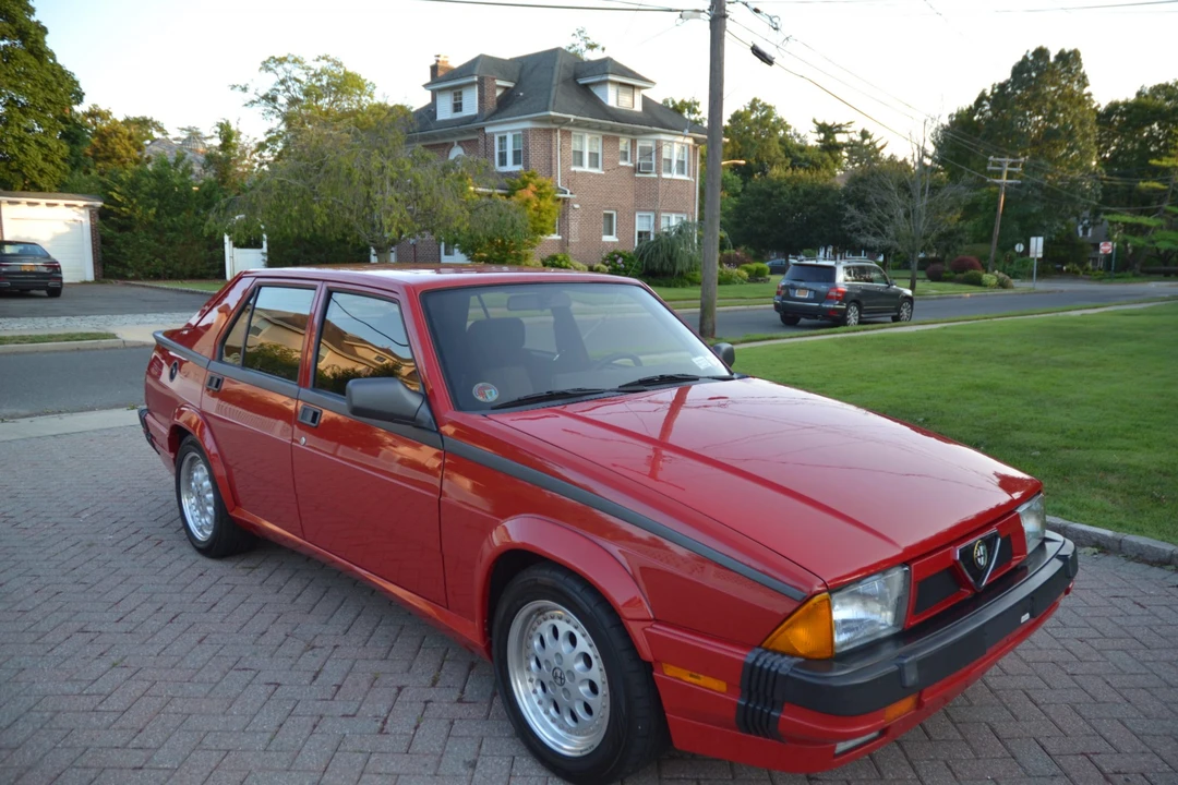 1988 Alfa Romeo 75/Milano - Image 24 of 31