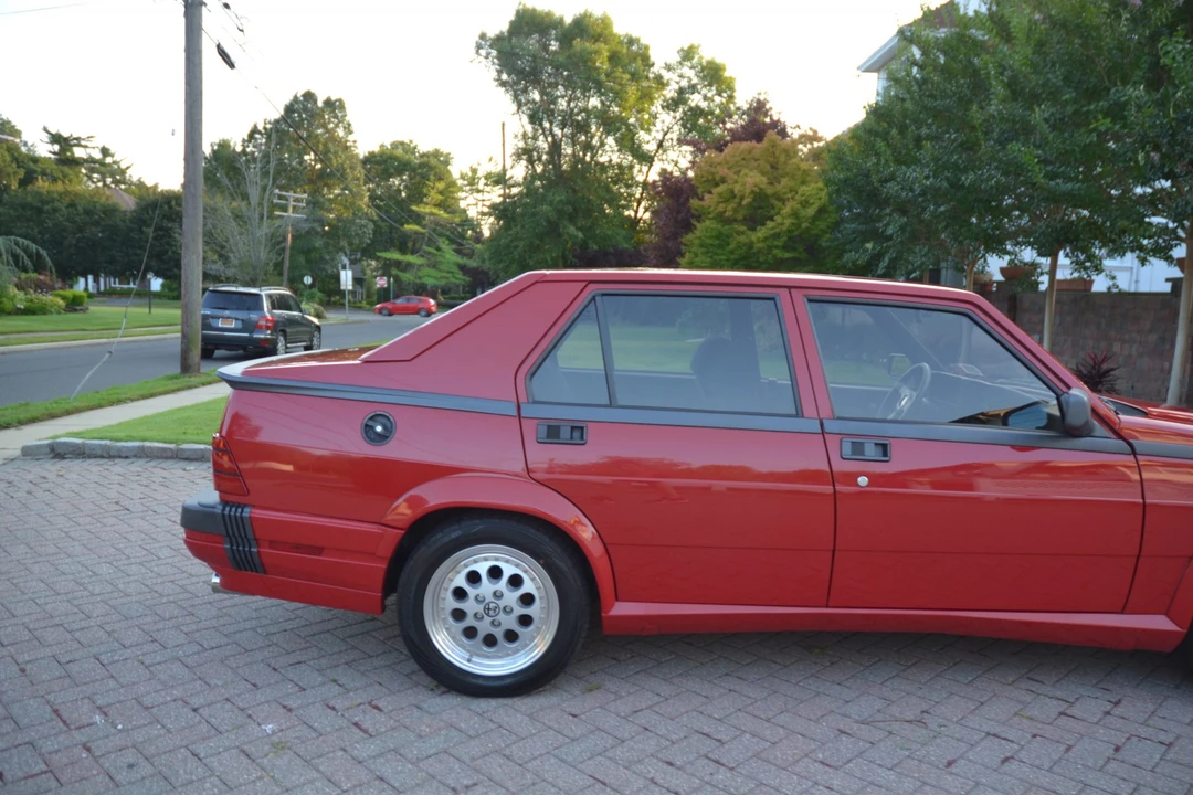 1988 Alfa Romeo 75/Milano - Image 21 of 31