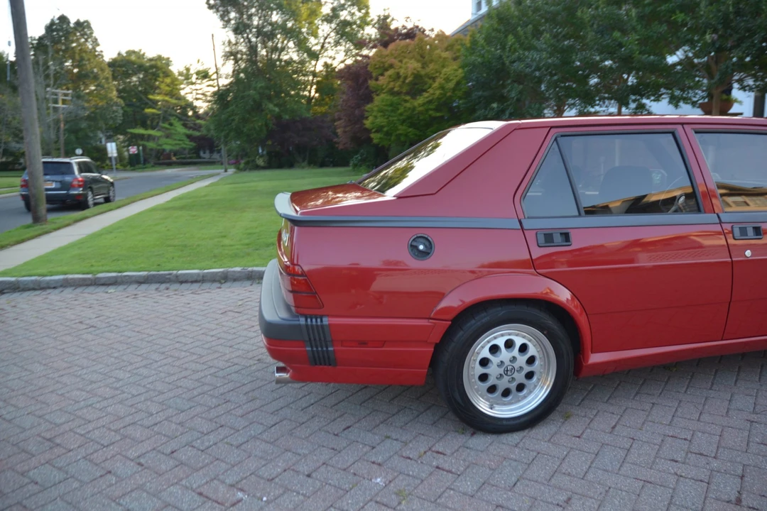 1988 Alfa Romeo 75/Milano - Image 18 of 31