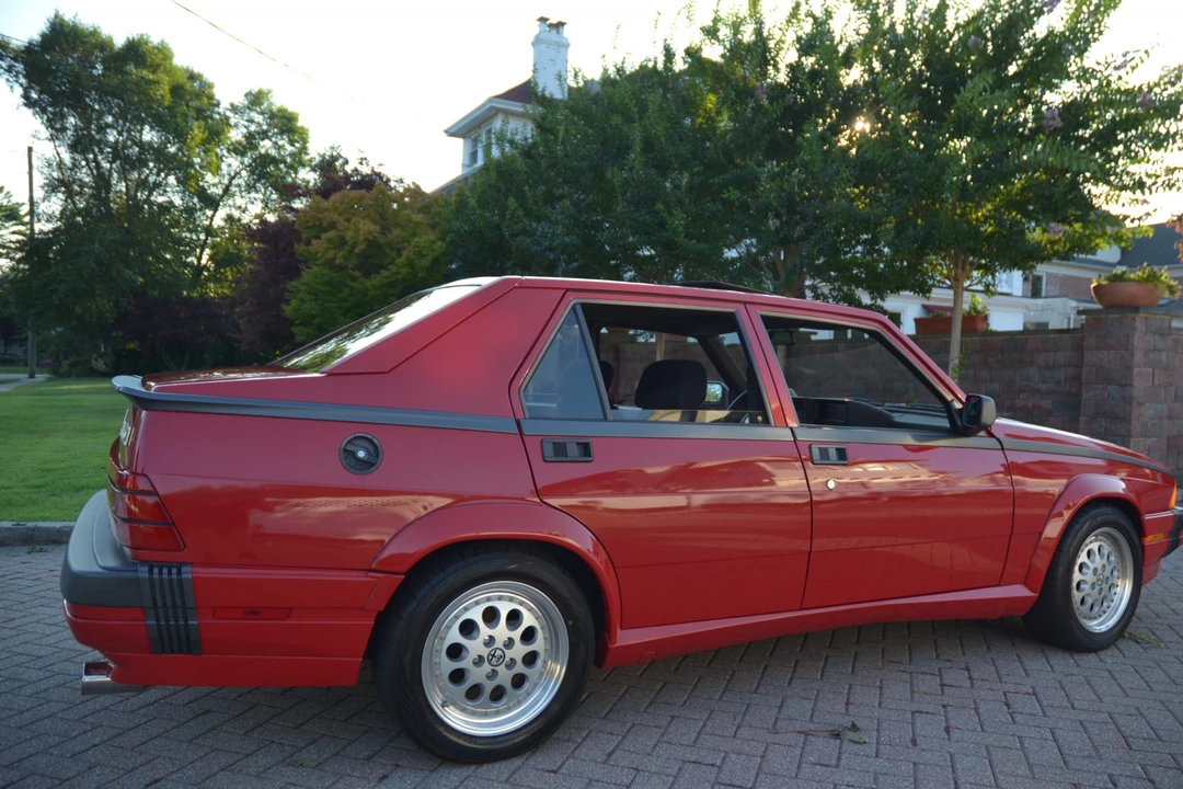 1988 Alfa Romeo 75/Milano - Image 17 of 31